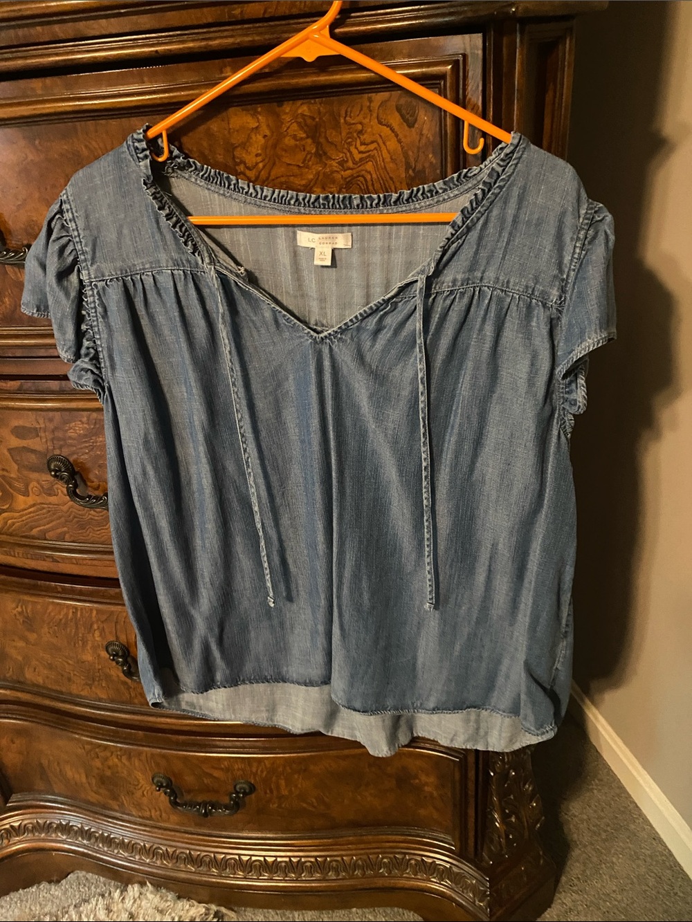 Lauren Conrad denim short sleeve blouse